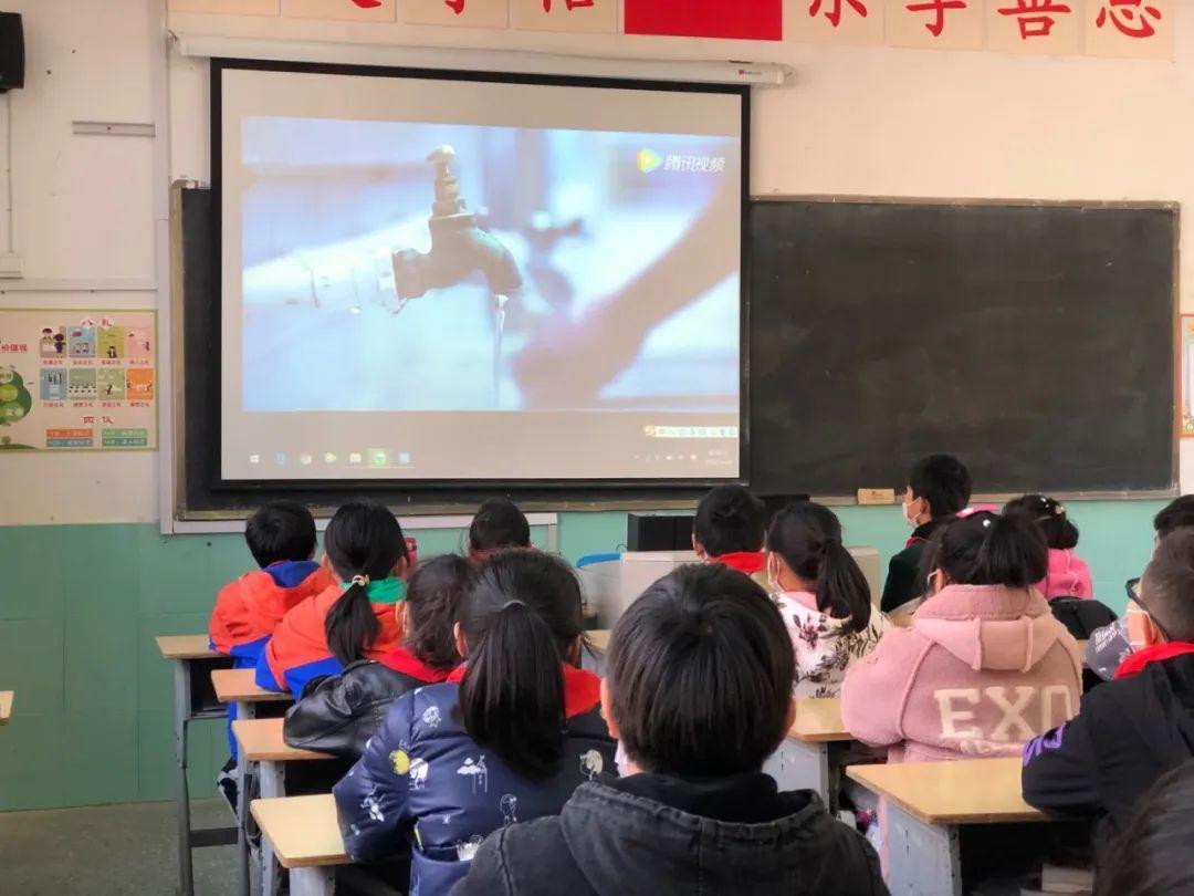 冬天爱吃萝卜丸子，炸出的萝卜丸子要怎么做才好吃还不腻？游戏画面